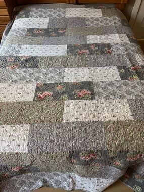 Jessica Simpson Patchwork Floral Quilt in Gray, White & Olive with Pink Accents